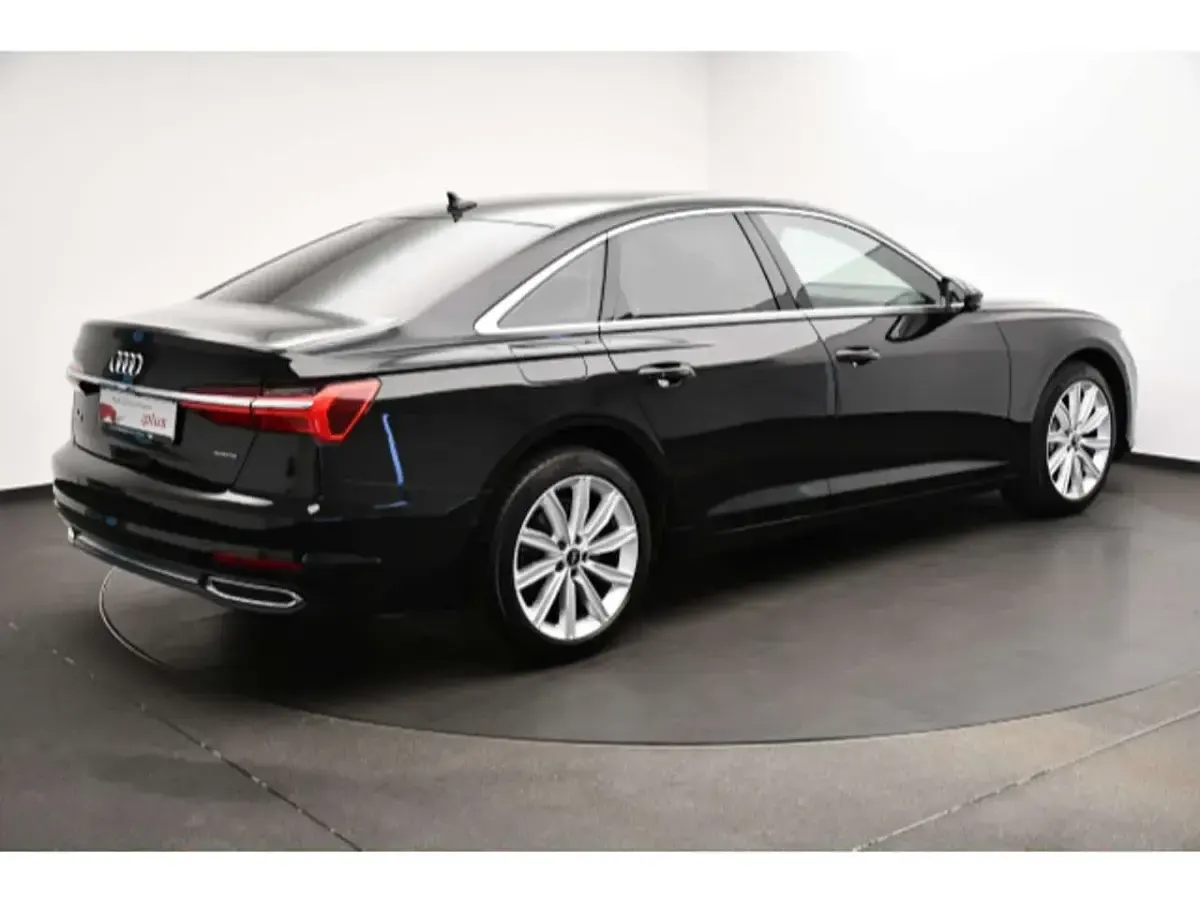 Gebraucht Audi A6 Sport 204 PS (150 kW) 2023 Mythosschwarz metallic (metallic) Limousine