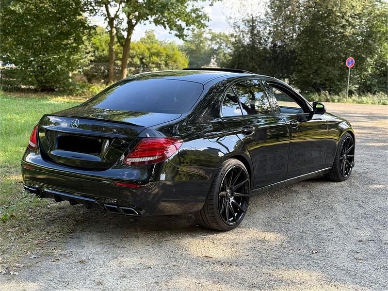 Gebraucht Mercedes E350 258 PS (189 kW) 2017 Schwarz Limousine