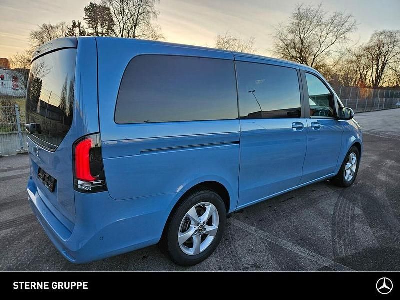 Gebraucht Mercedes V220 Style 163 PS (119 kW) 2025 Vintageblau Van / Kleinbus