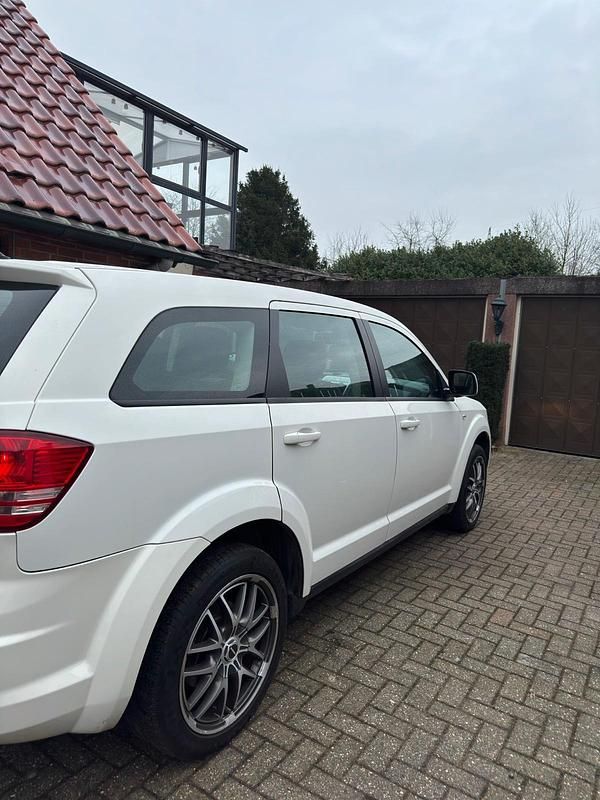 Gebraucht Dodge Journey 170 PS (125 kW) 2010 Weiß SUV