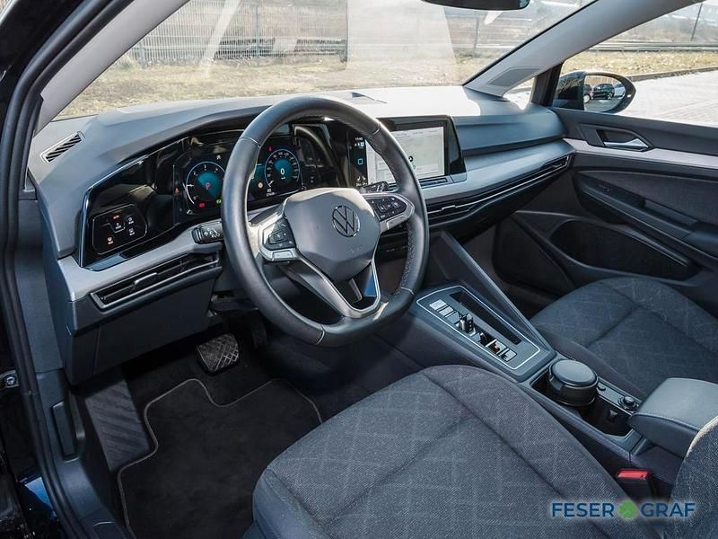 Gebraucht VW Golf VIII Life 116 PS (85 kW) 2023 Deep black perleffekt Limousine