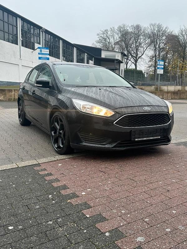 Schwarz Gebraucht 2016 Ford Focus Kleinwagen | 5.000 € (Guter Preis) - Bild 1/4
