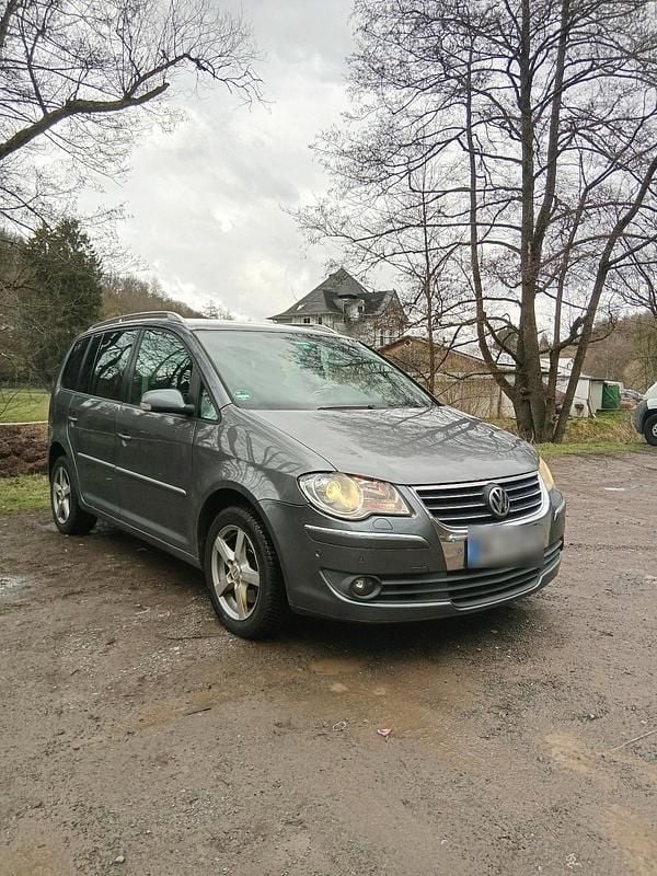 Gebraucht VW Touran 140 PS (102 kW) 2007 Braun Van / Kleinbus
