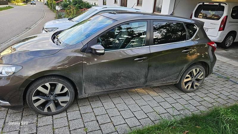 Beige Gebraucht 2016 Nissan Pulsar N-TEC Limousine | 9.000 € (Fairer Preis) - Bild 1/4