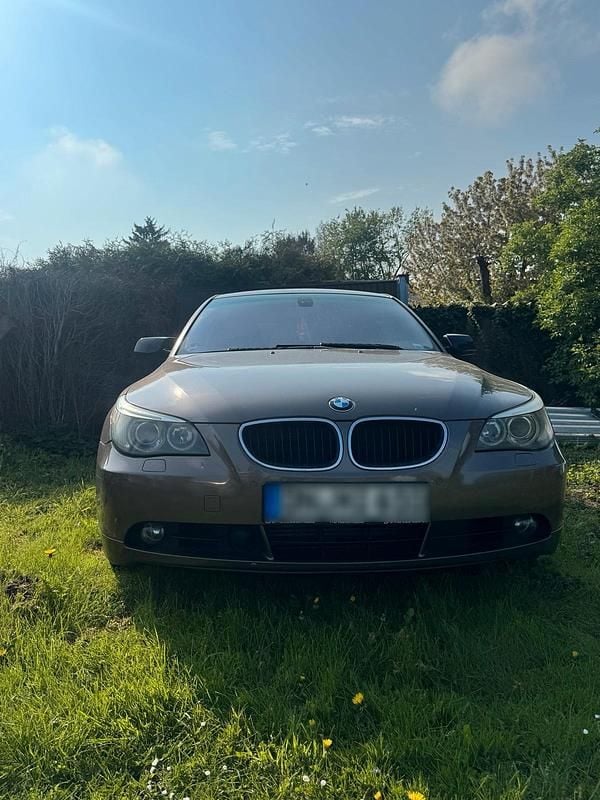 Second-hand BMW 525 218 CP (160 kW) 2004 Berlinǎ