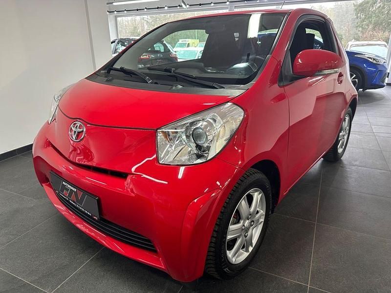 Gebraucht Toyota iQ 68 PS (50 kW) 2009 Rot Kleinwagen