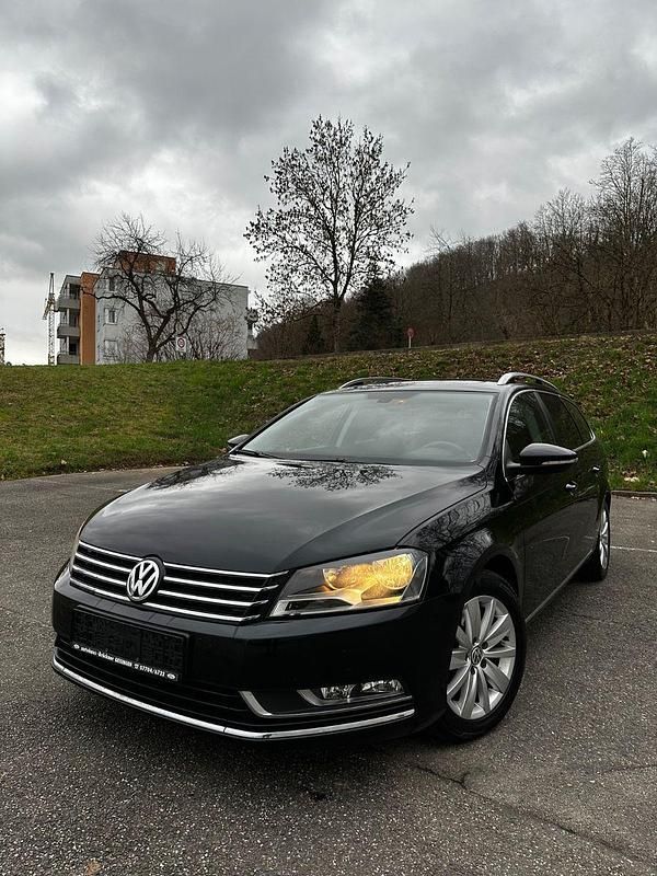 Gebraucht VW Passat Highline 160 PS (117 kW) 2011 Schwarz Kombi