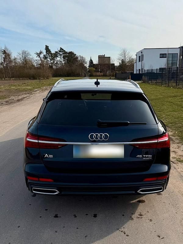Gebraucht Audi A6 Sport 245 PS (180 kW) 2019 Blau Kombi
