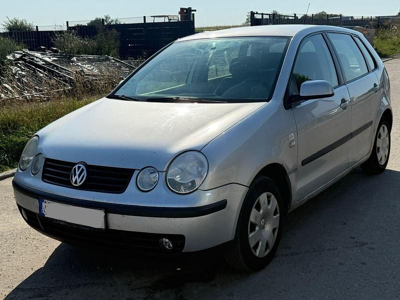 Silber Gebraucht 2004 VW Polo Comfortline Limousine | 450 € (Superpreis) - Bild 1/4