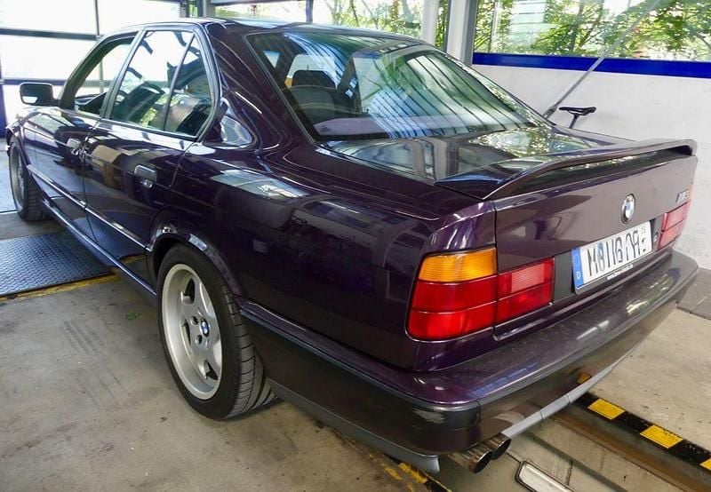 Gebraucht BMW M5 Competition Edition 340 PS (250 kW) 1992 Violet Limousine