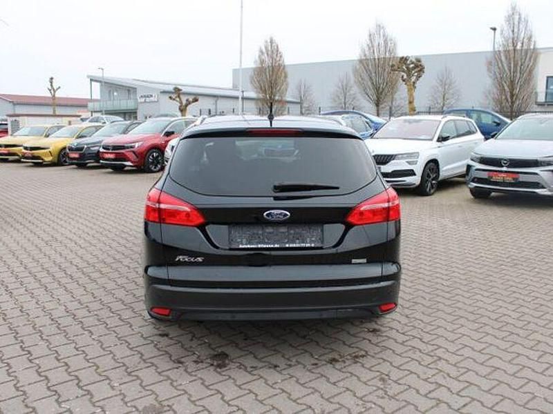 Gebraucht Ford Focus Titanium 125 PS (91 kW) 2016 Schwarz Kombi