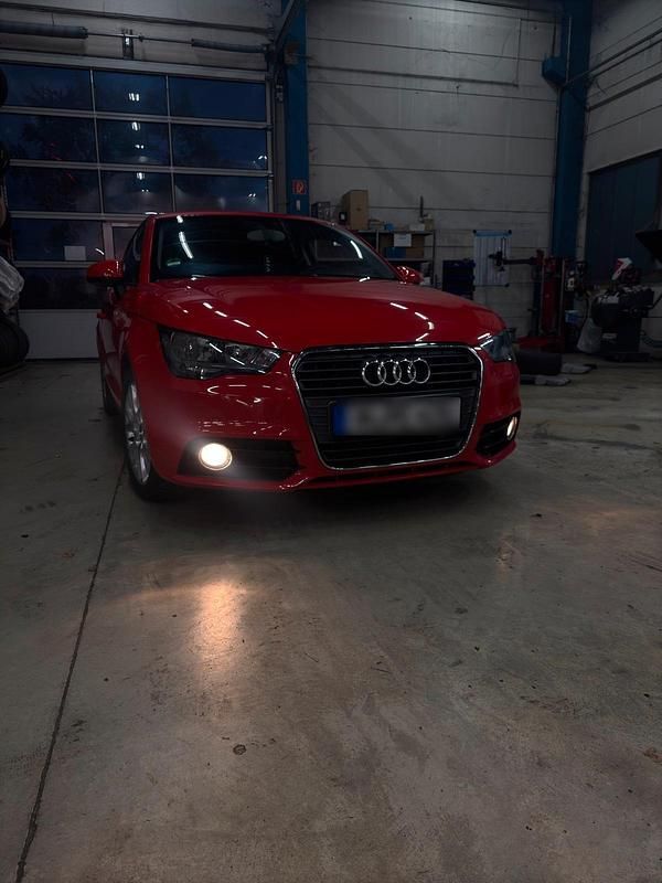 Second-hand Audi A1 86 CP (63 kW) 2012 Roșu Hatchback