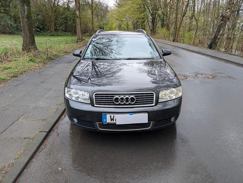 Gebraucht Audi A4 131 PS (96 kW) 2002 Schwarz Kombi