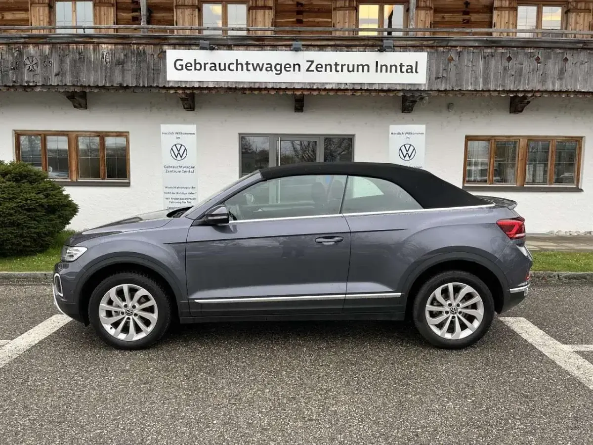 Gebraucht VW T-Roc Cabriolet Style 110 PS (80 kW) 2024 Rauchgrau Cabrio