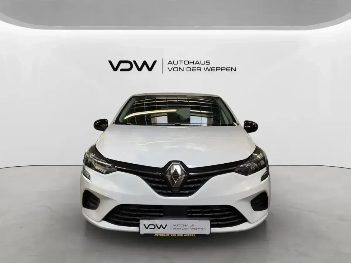 Gebraucht Renault Clio V Equilibre 49 PS (36 kW) 2023 Weiß Limousine