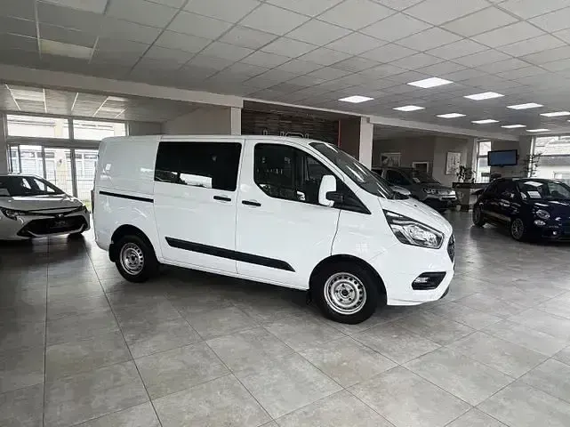 Gebraucht Ford Transit Custom 131 PS (96 kW) 2018 Frozen white Van / Kleinbus