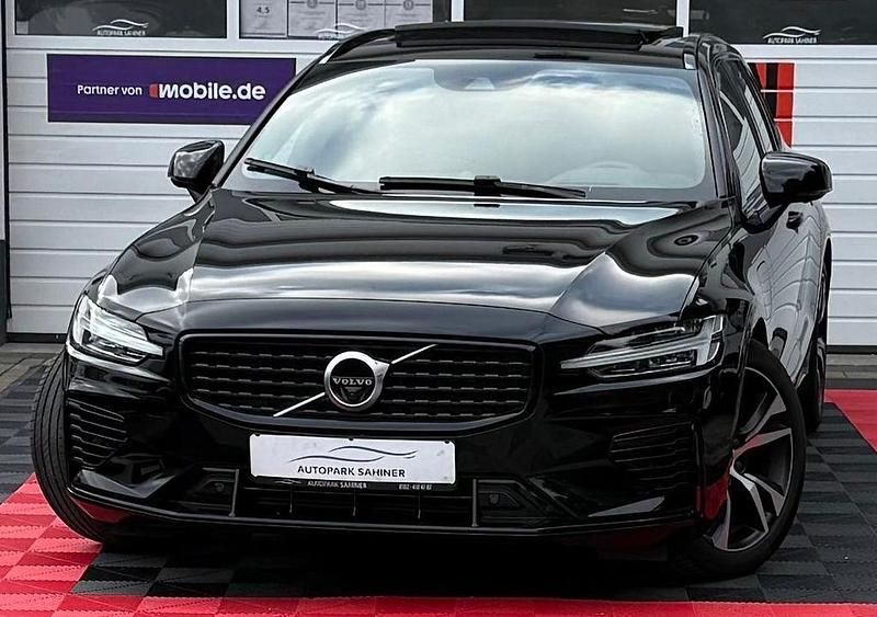 Schwarz Gebraucht 2020 Volvo V60 R-Design Kombi | 26.649 € (Fairer Preis) - Bild 1/4