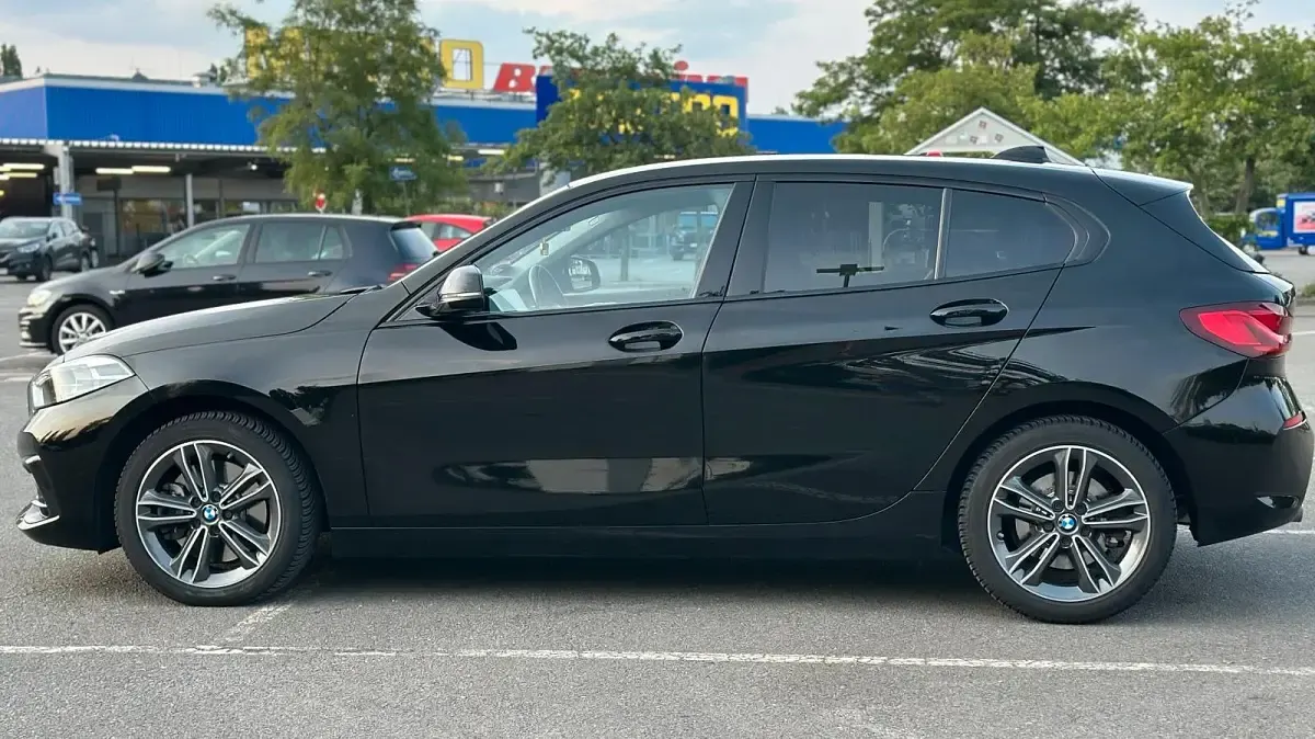 Gebraucht BMW 120 Sport Line 190 PS (139 kW) 2020 Schwarz Kleinwagen