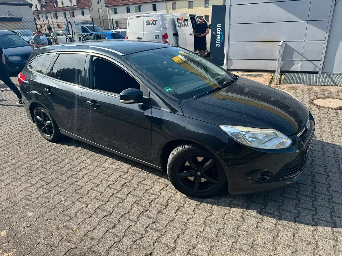 Gebraucht Ford Focus 115 PS (84 kW) 2011 Schwarz Kombi