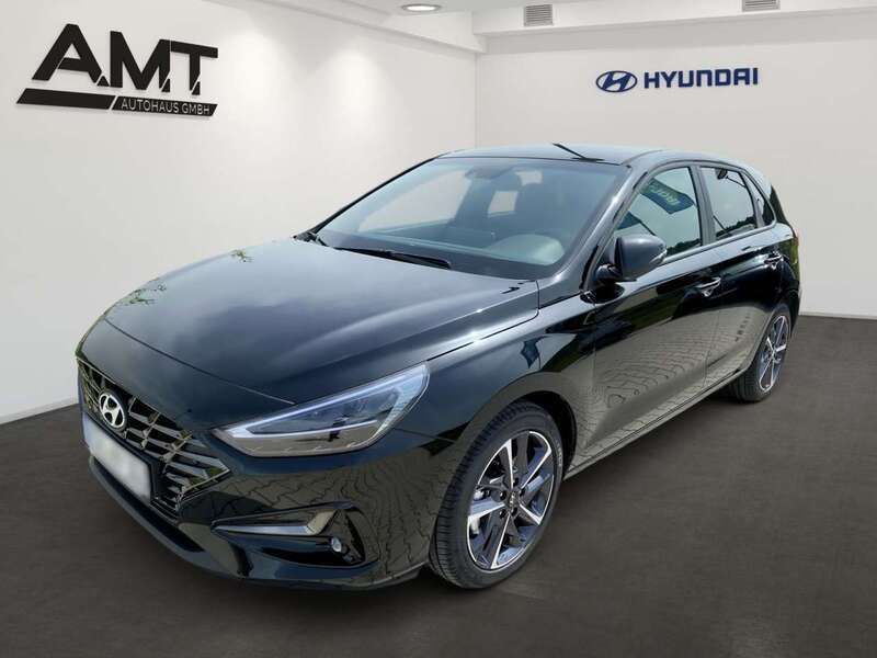 Abyss black / mic Gebraucht 2024 Hyundai i30 Advantage Limousine | 22.800 € (Fairer Preis) - Bild 1/4