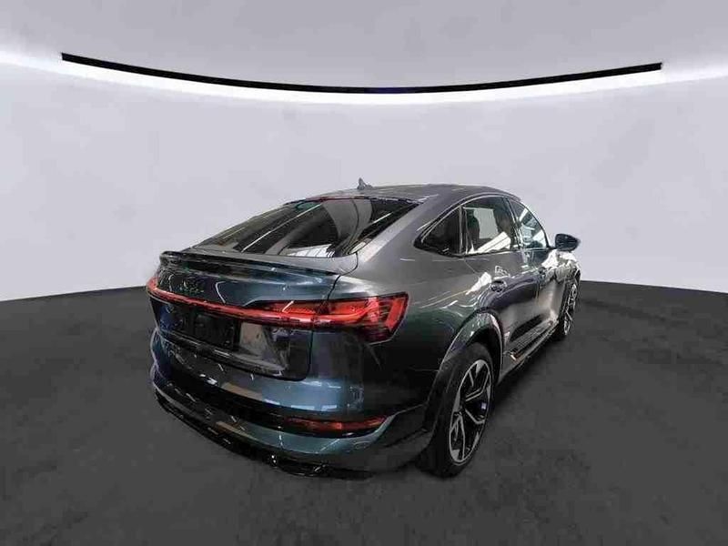 Gebraucht Audi e-tron Ambiente 369 kW (503 PS) 2022 Daytonagrau perleffekt (metallic) SUV