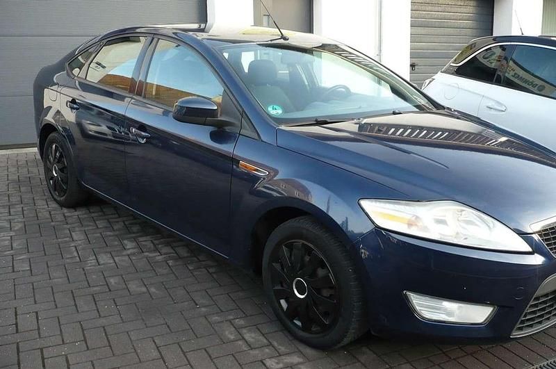 Gebraucht Ford Mondeo 140 PS (102 kW) 2010 Blau Limousine