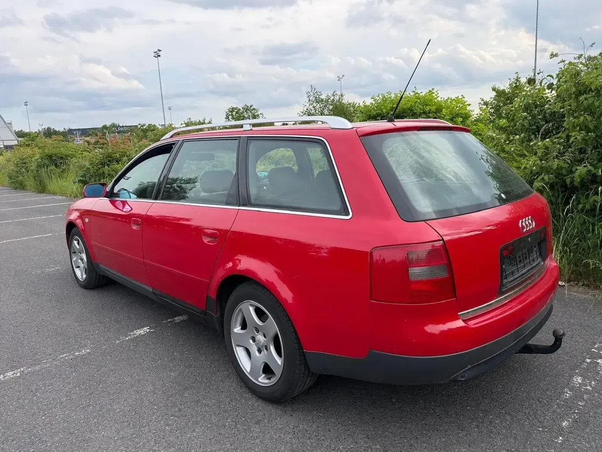 Gebraucht Audi A6 179 PS (131 kW) 2001 Rot Kombi