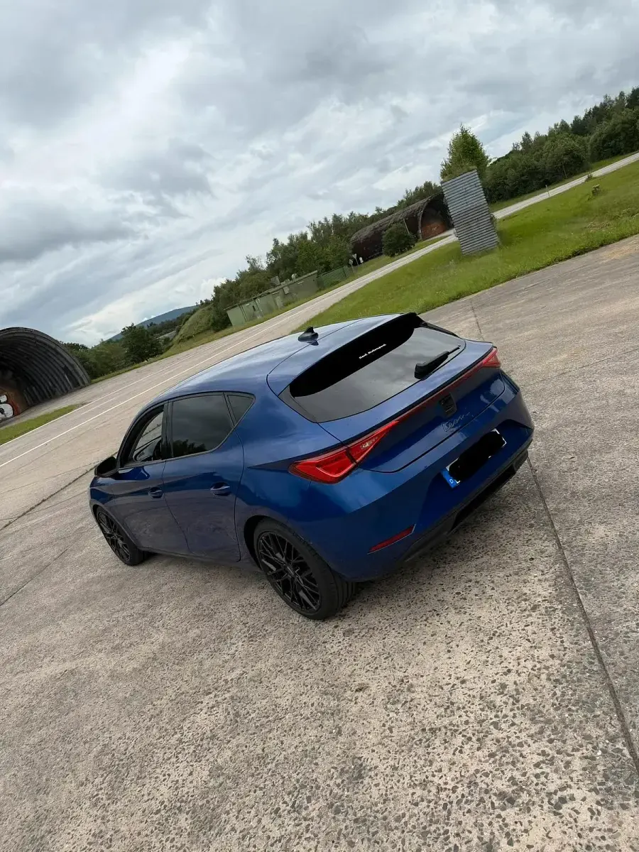 Gebraucht Seat Leon 200 PS (147 kW) 2021 Blau Limousine