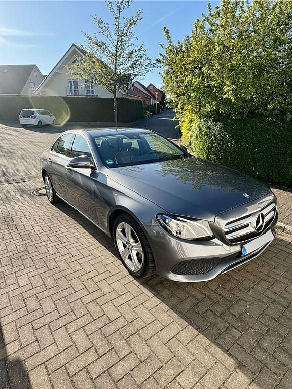 Gebraucht Mercedes E200 Avantgarde 184 PS (135 kW) 2016 Grau Limousine