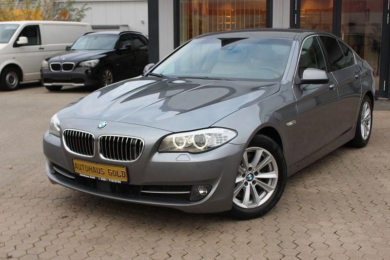 Grau Gebraucht 2010 BMW 528 Limousine | 9.990 € (Fairer Preis) - Bild 1/4