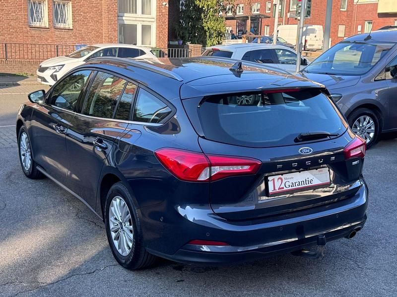 Gebraucht Ford Focus Titanium 155 PS (114 kW) 2020 Blau Kombi