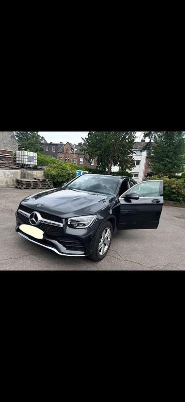 Grau Gebraucht 2020 Mercedes GLC200 SUV | 32.500 € (Guter Preis) - Bild 1/4