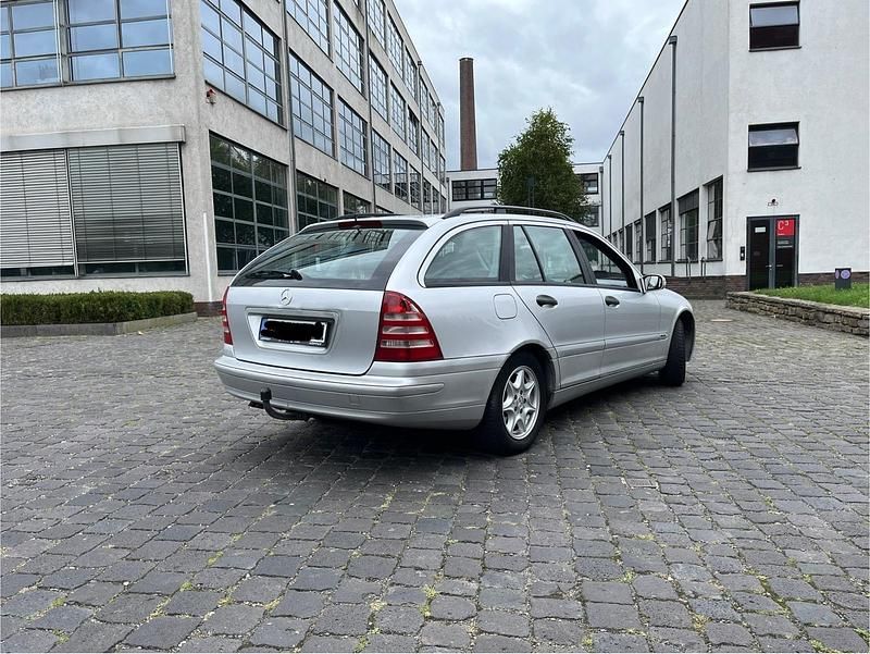 Silber Gebraucht 2003 Mercedes C200 Kombi | 1.300 € (Guter Preis) - Bild 1/4