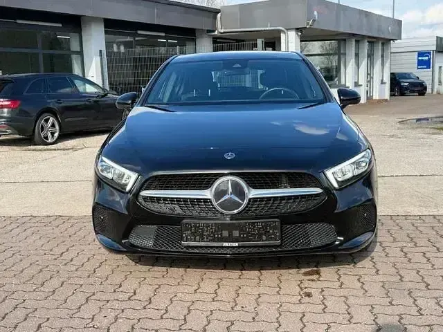 Gebraucht Mercedes A180 116 PS (85 kW) 2019 Andere Limousine