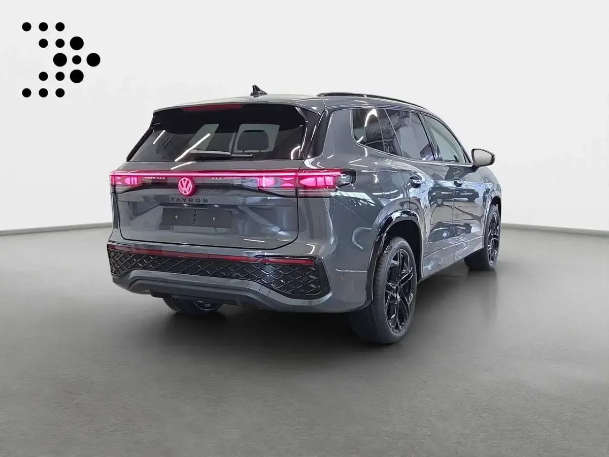 Neu VW Tayron R-line 177 PS (130 kW) 2026 Grenadillschwarz metallic SUV