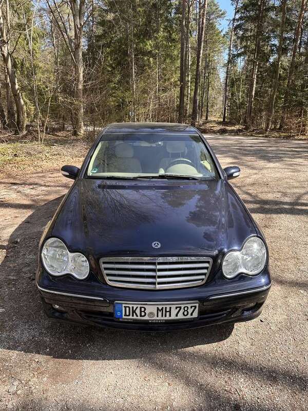 Blau Gebraucht 2005 Mercedes C200 Limousine | 3.200 € (Fairer Preis) - Bild 1/4