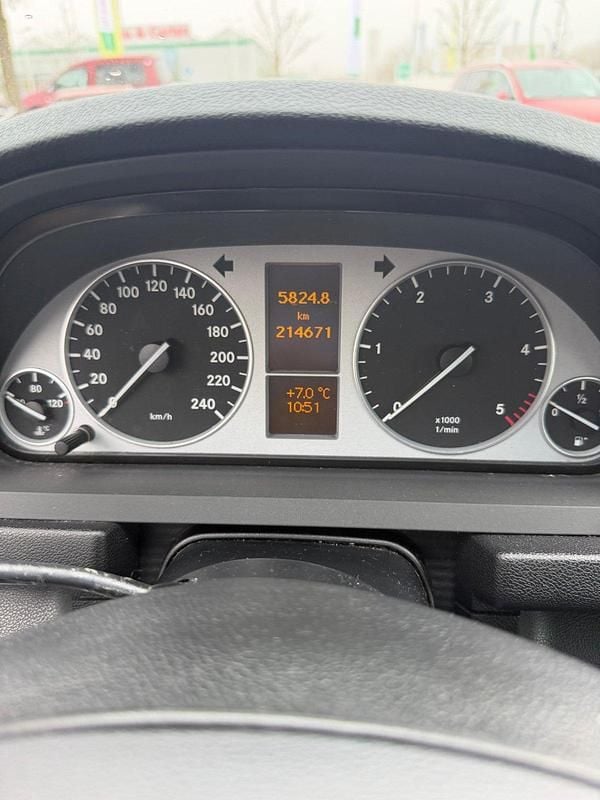 Gebraucht Mercedes B200 140 PS (102 kW) 2005 Grau Van / Kleinbus