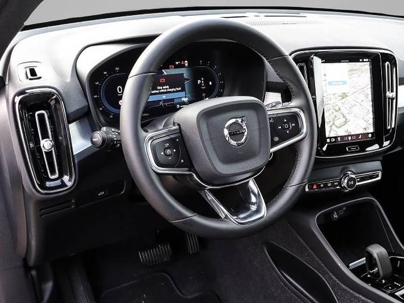 Gebraucht Volvo XC40 Plus 163 PS (119 kW) 2023 Weiß SUV