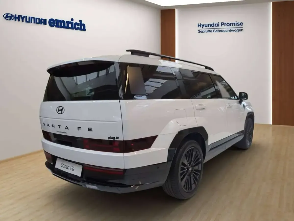 Gebraucht Hyundai Santa Fe Blackline 253 PS (186 kW) 2024 Creamy white / mic SUV