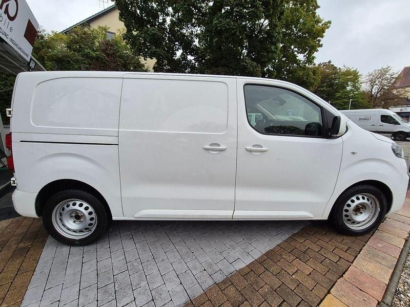 Gebraucht Opel Vivaro Innovation 177 PS (130 kW) 2020 Weiß Van / Kleinbus