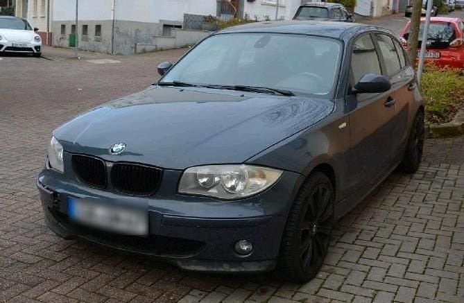 Blau Gebraucht 2006 BMW 118 Kleinwagen | 3.399 € (Guter Preis) - Bild 1/4