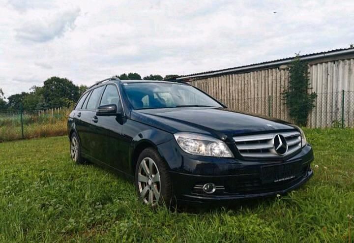 Schwarz Gebraucht 2010 Mercedes C220 Kombi | 6.400 € (Fairer Preis) - Bild 1/4