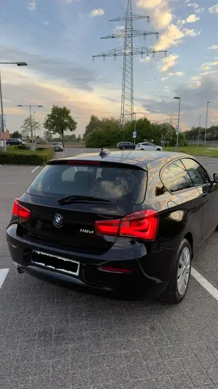 Second-hand BMW 116 Advantage 116 CP (85 kW) 2017 Negru Hatchback