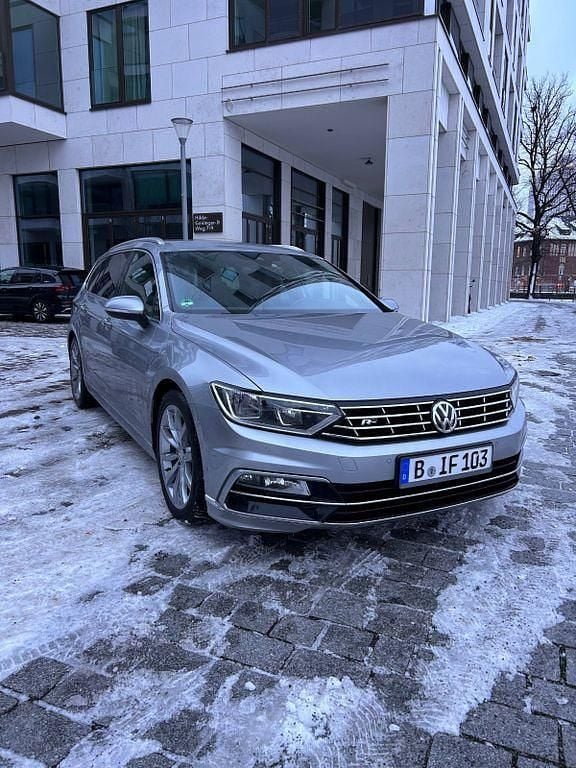Silber Gebraucht 2019 VW Passat R-line Kombi | 18.950 € (Etwas zu teuer) - Bild 1/4