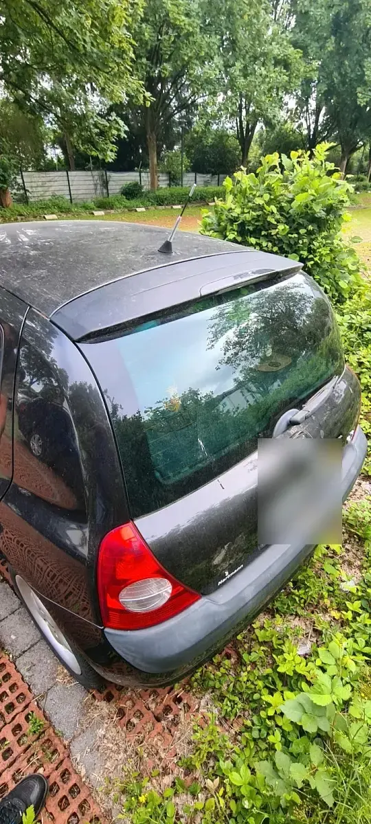 Gebraucht Renault Clio 75 PS (55 kW) 2002 Schwarz Kleinwagen