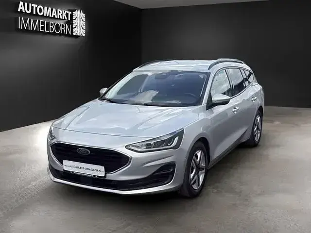 Gebraucht Ford Focus 120 PS (88 kW) 2022 Silber Limousine