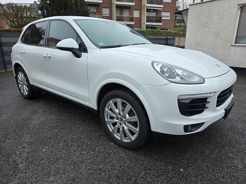 Gebraucht Porsche Cayenne Platinum Edition 262 PS (192 kW) 2016 Pure white/weiss SUV