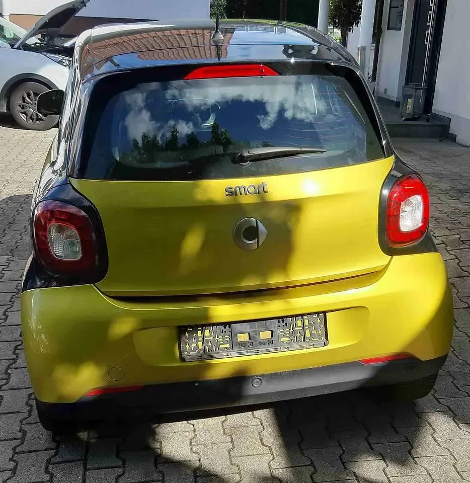 Używany Smart ForFour Prime 71 KM (52 kW) 2016 Żółty Hatchback