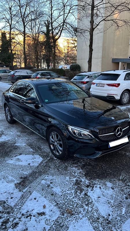Schwarz Gebraucht 2015 Mercedes C220 Limousine | 15.800 € (Fairer Preis) - Bild 1/4