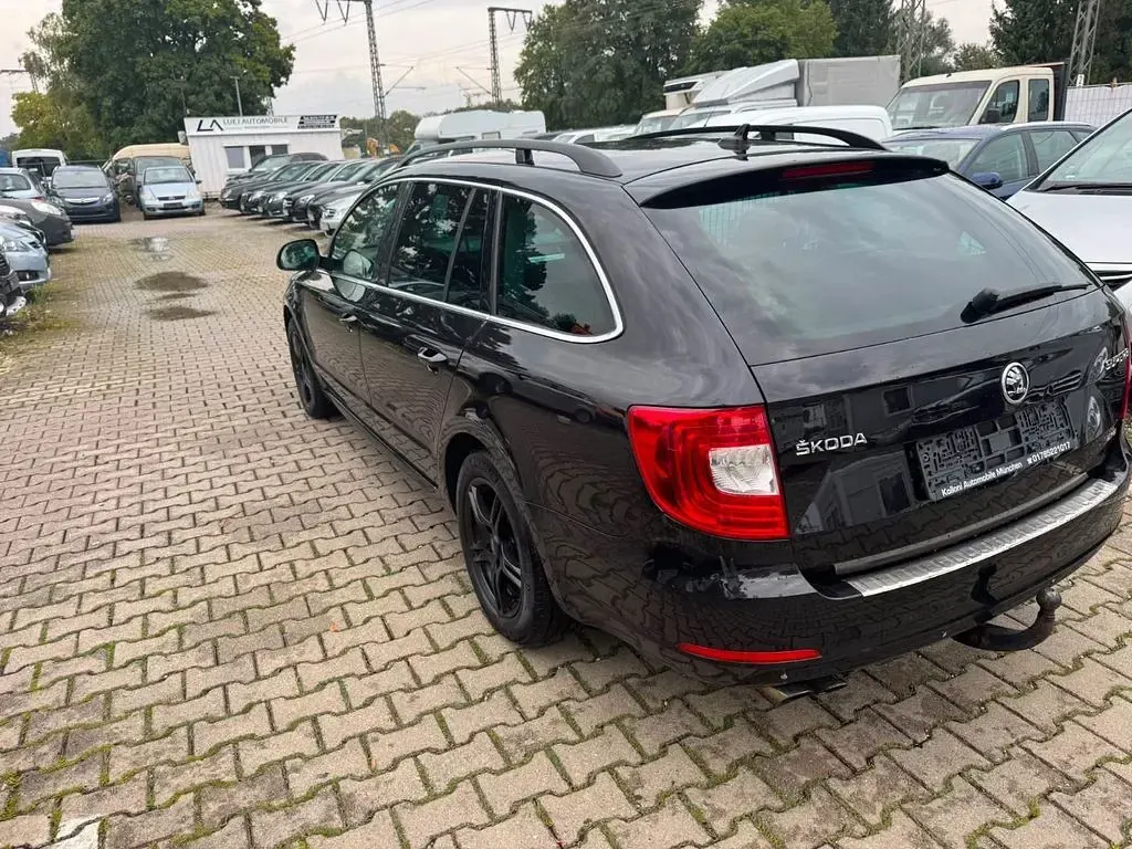 Gebraucht Skoda Superb Best of 170 PS (125 kW) 2015 Schwarz Kombi